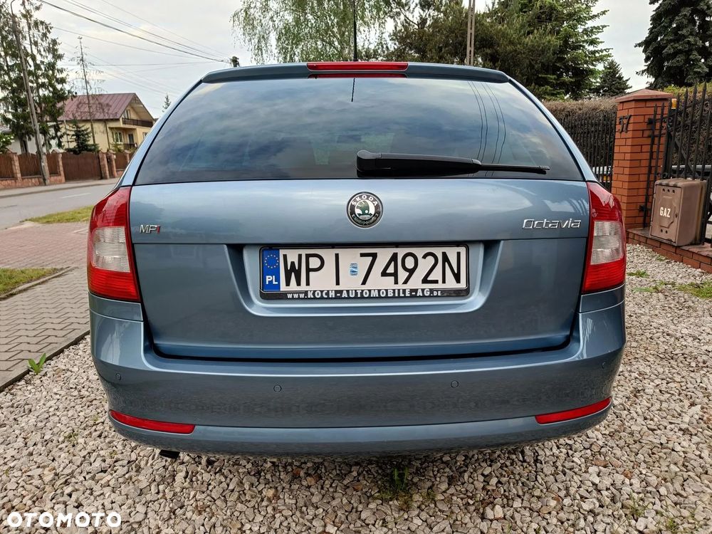 Skoda Octavia 1.6 Combi Ambiente - 7