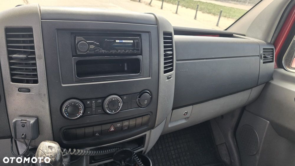 Mercedes-Benz Sprinter - 23