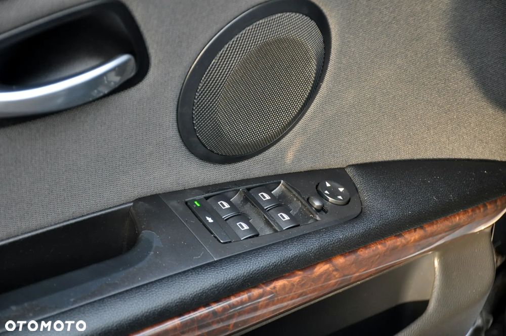 BMW Seria 3 318i - 37