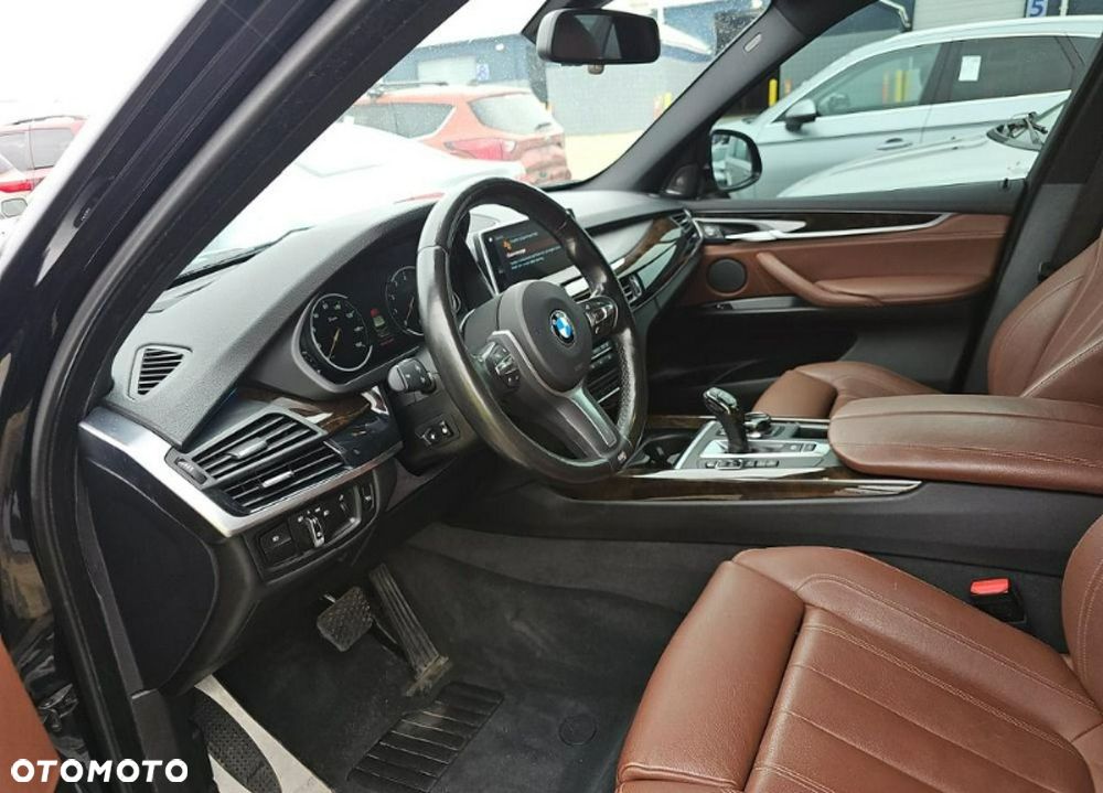 BMW X5 xDrive35i M Sport Edition - 7