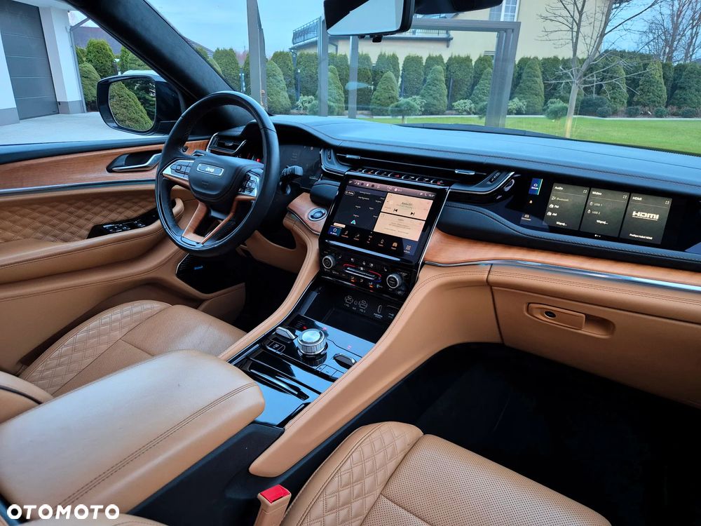 Jeep Grand Cherokee - 10