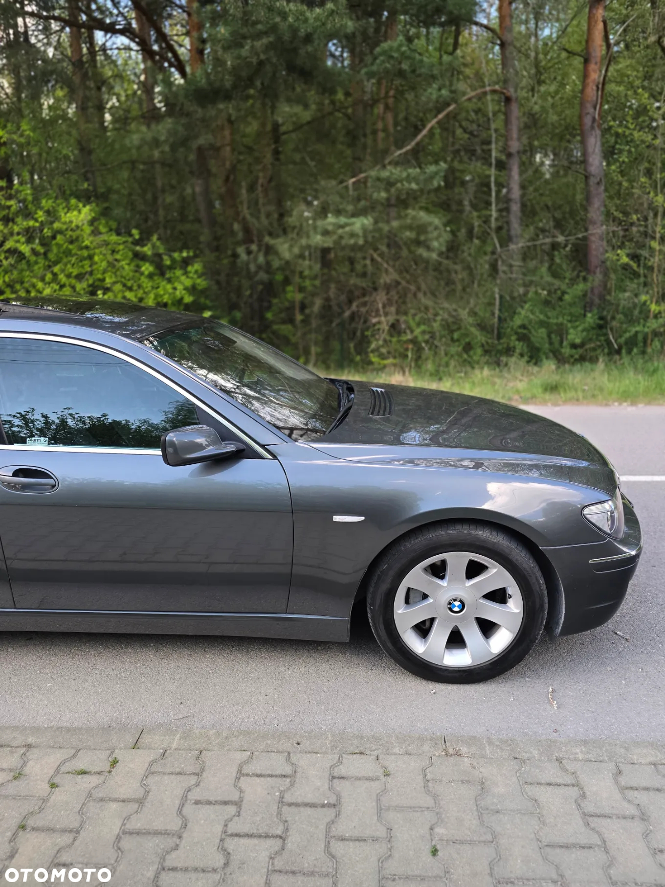 BMW Seria 7 750i - 12