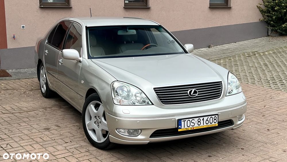 Lexus LS - 10