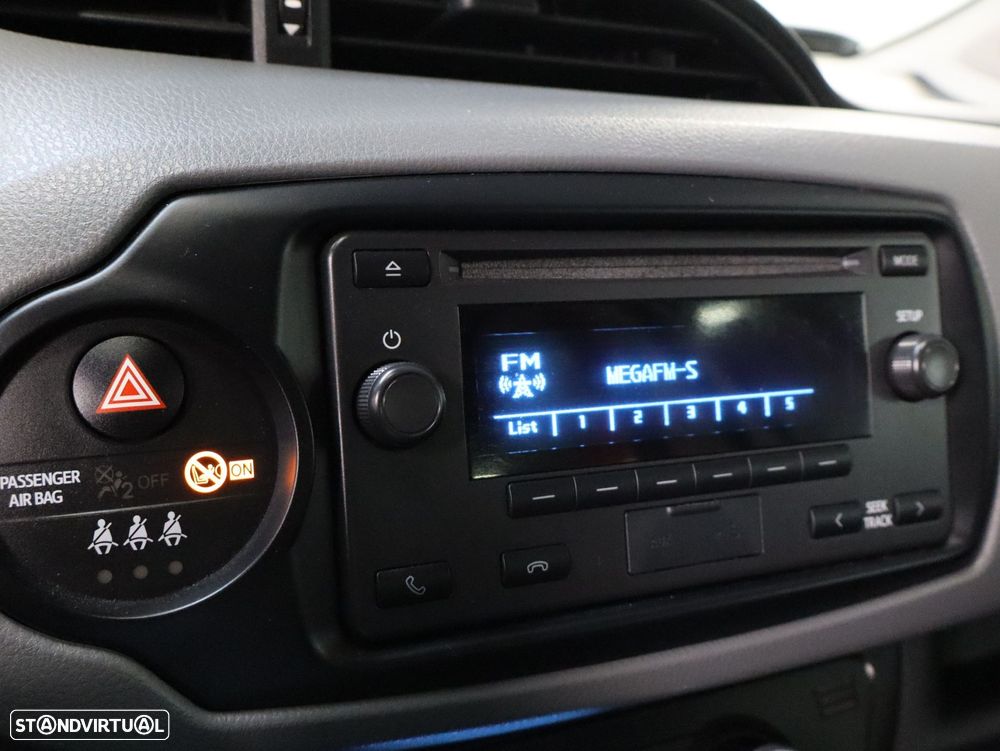 Toyota Yaris 1.5 HSD Active - 12