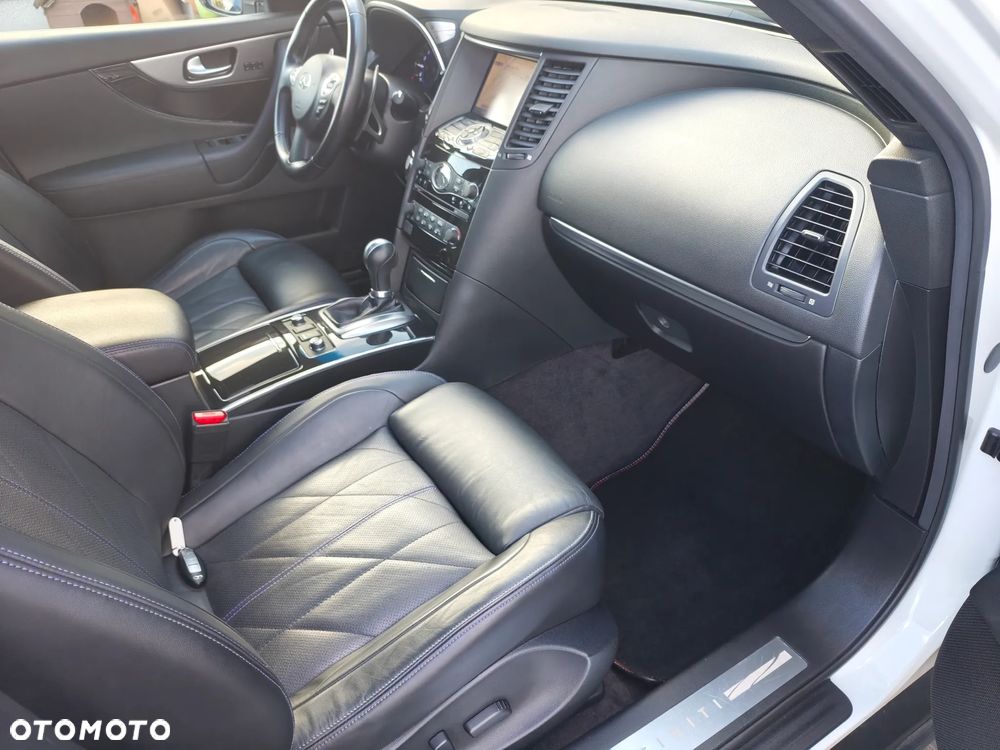 Infiniti QX70 3.7 AWD S Premium - 11