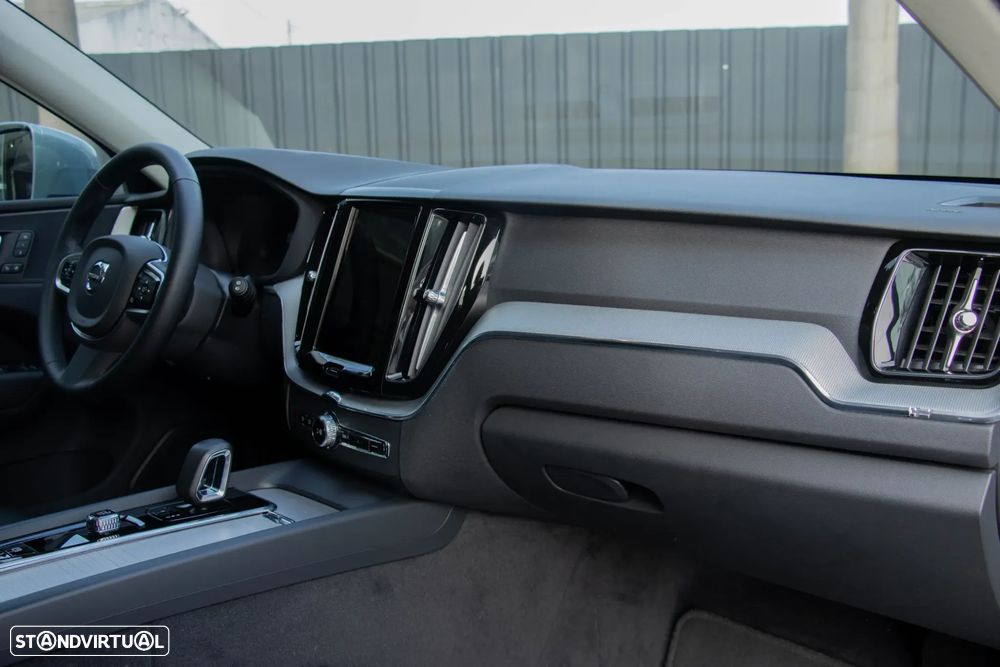 Volvo XC 60 2.0 T6 PHEV Inscription AWD - 34