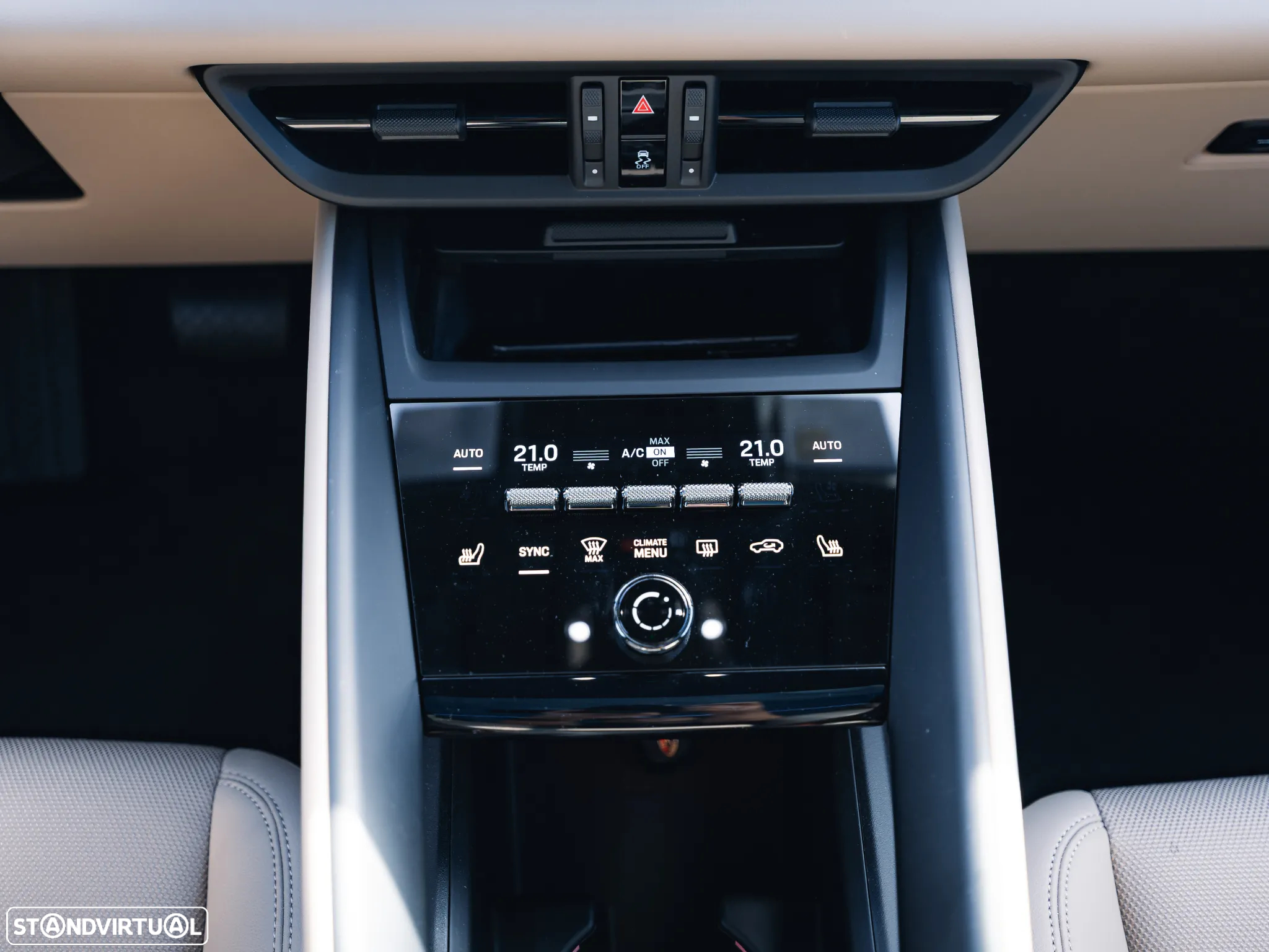 Porsche Macan Electric 4 - 20