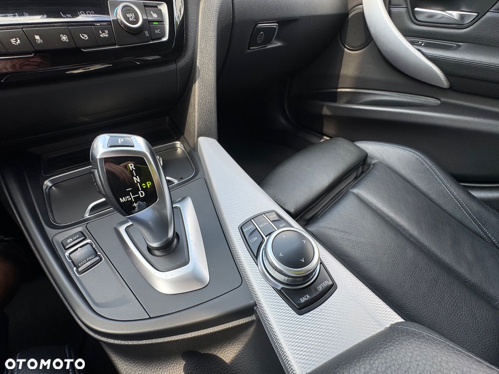 BMW Seria 3 320i GPF Sport Line Shadow - 26