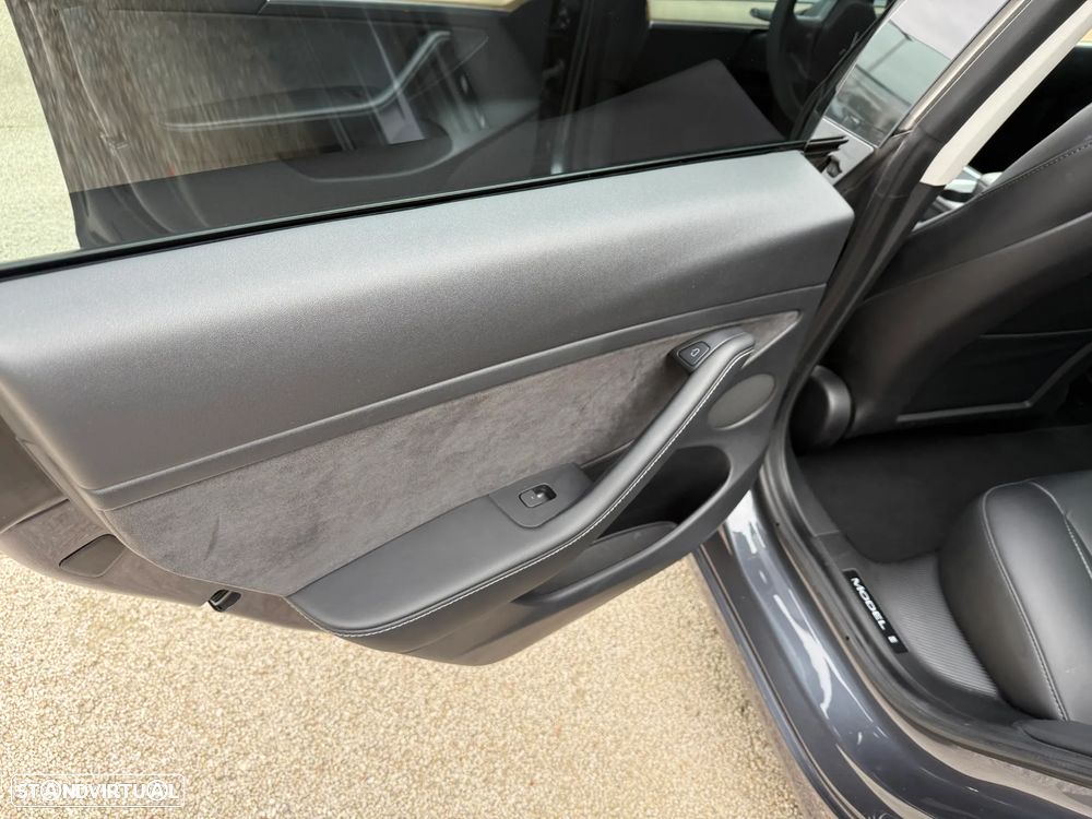 Tesla Model 3 Long Range Tração Integral - 19
