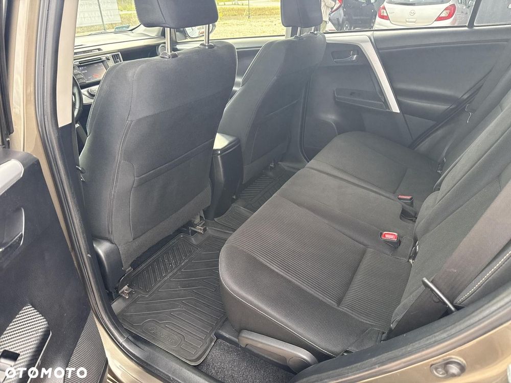Toyota RAV4 - 10