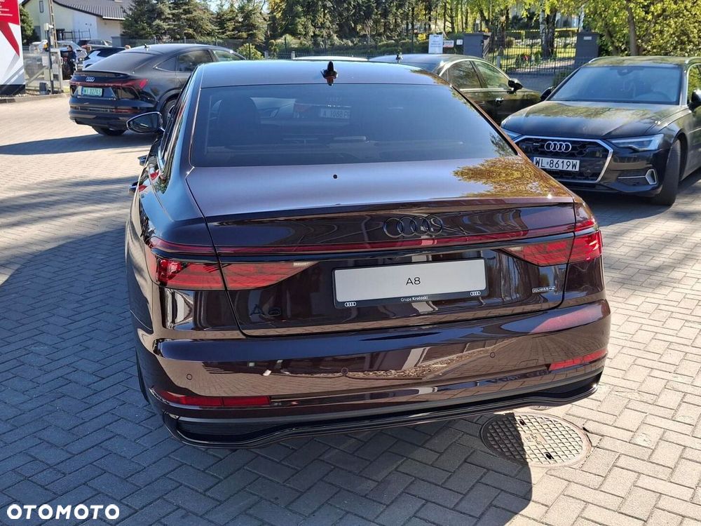 Audi A8 - 4
