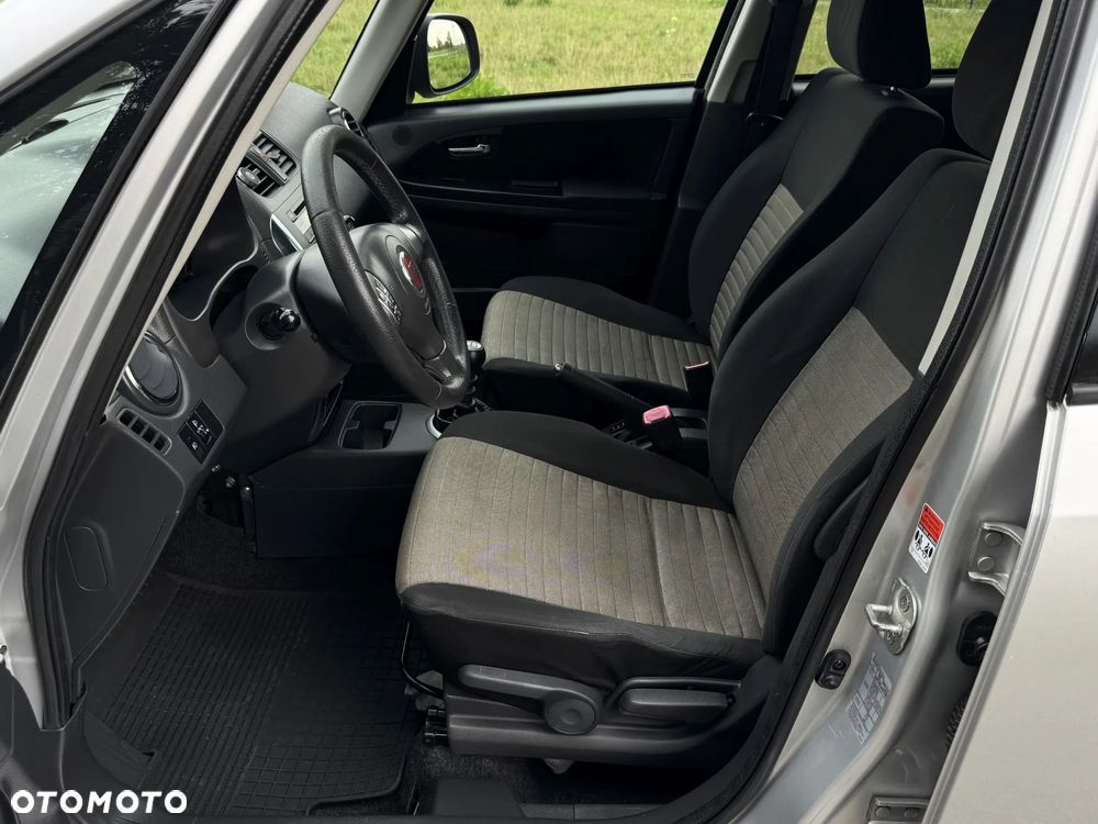 Fiat Sedici 2.0 Multijet DPF 4x4 Emotion - 16