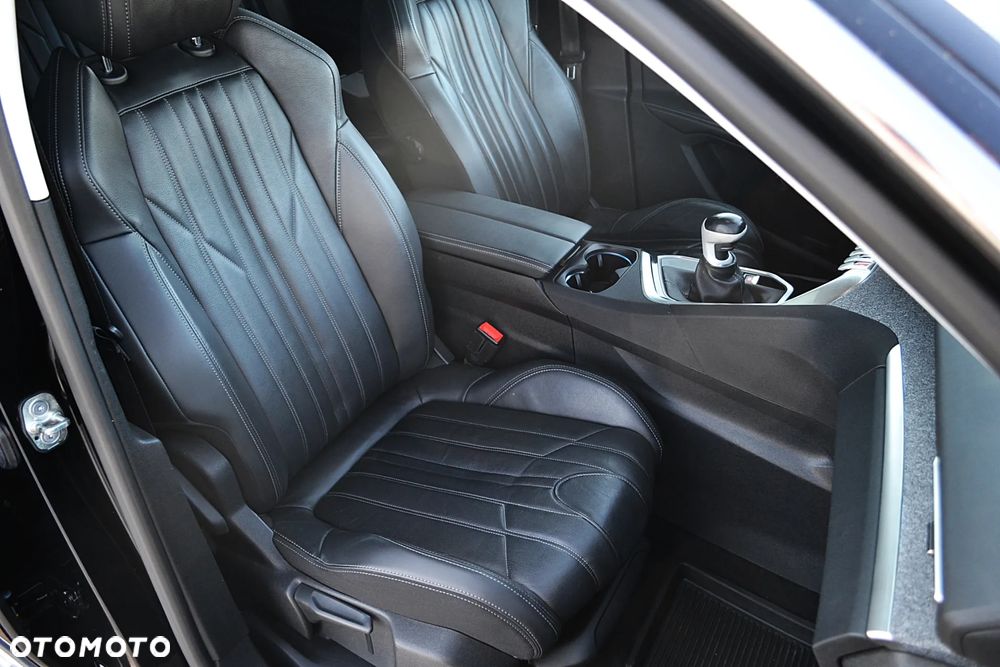 Peugeot 5008 BlueHDI 130 Allure Business-Paket - 22