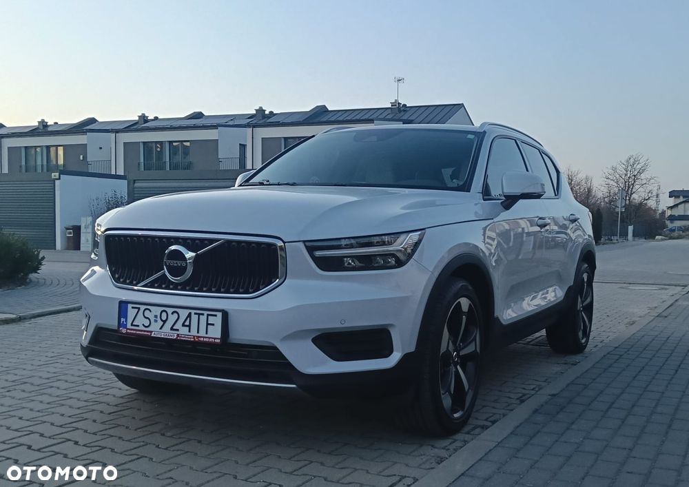 Volvo XC 40 T5 AWD Geartronic Momentum - 4