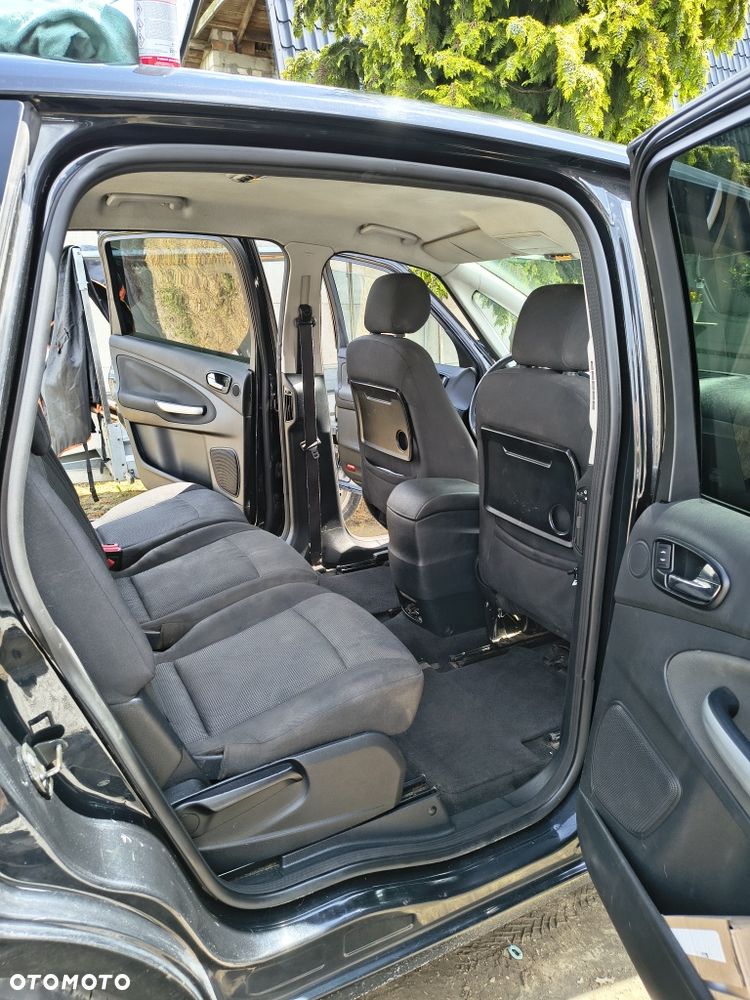 Ford S-Max - 8