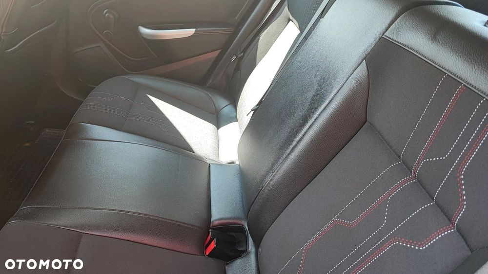 Opel Astra 1.4 Turbo 150 Jahre - 23