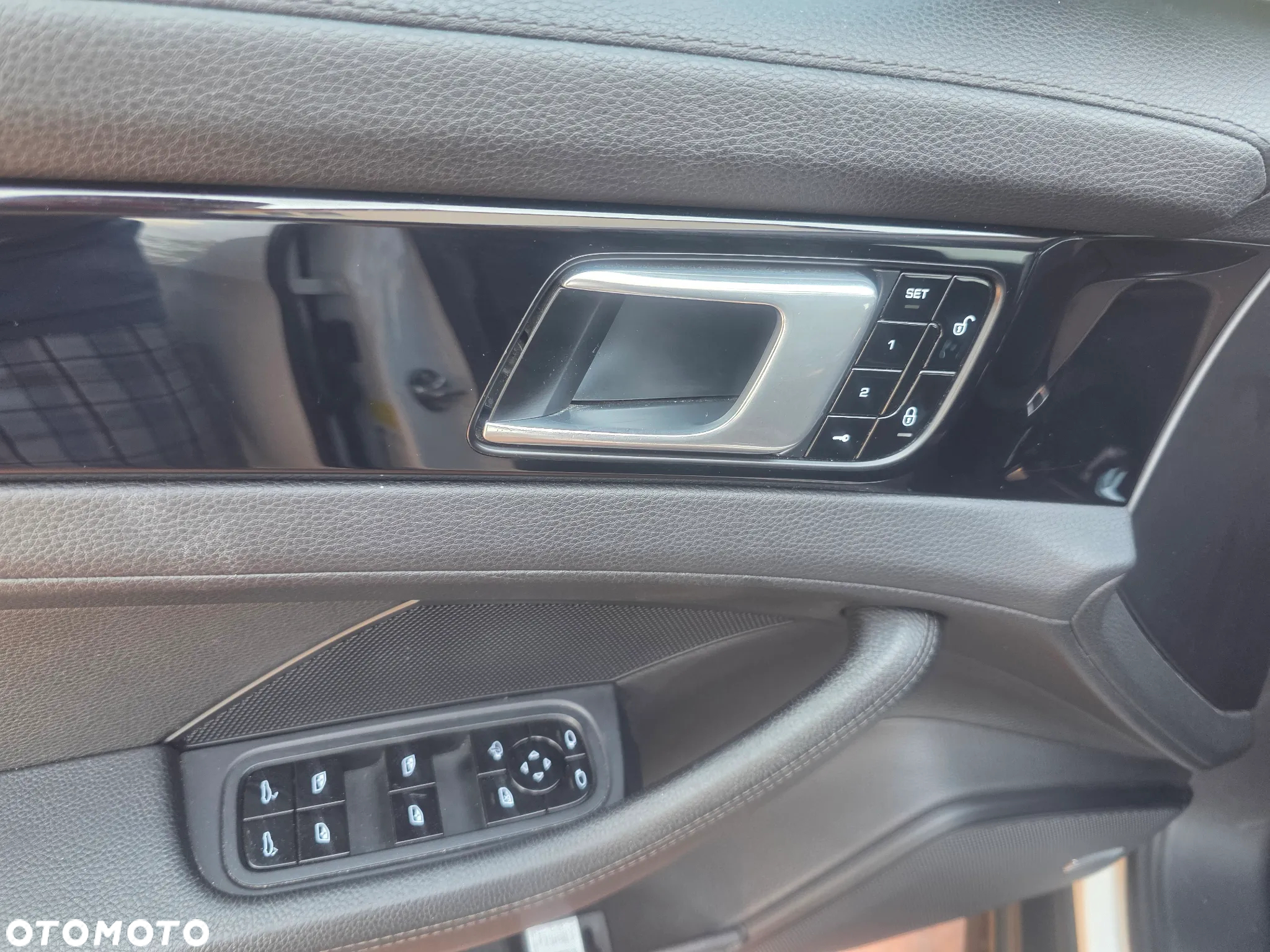Porsche Panamera 4 Executive - 13