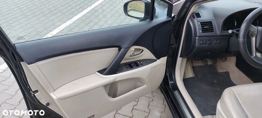 Toyota Avensis 2.2 D-4D Sol Plus NAVI - 17