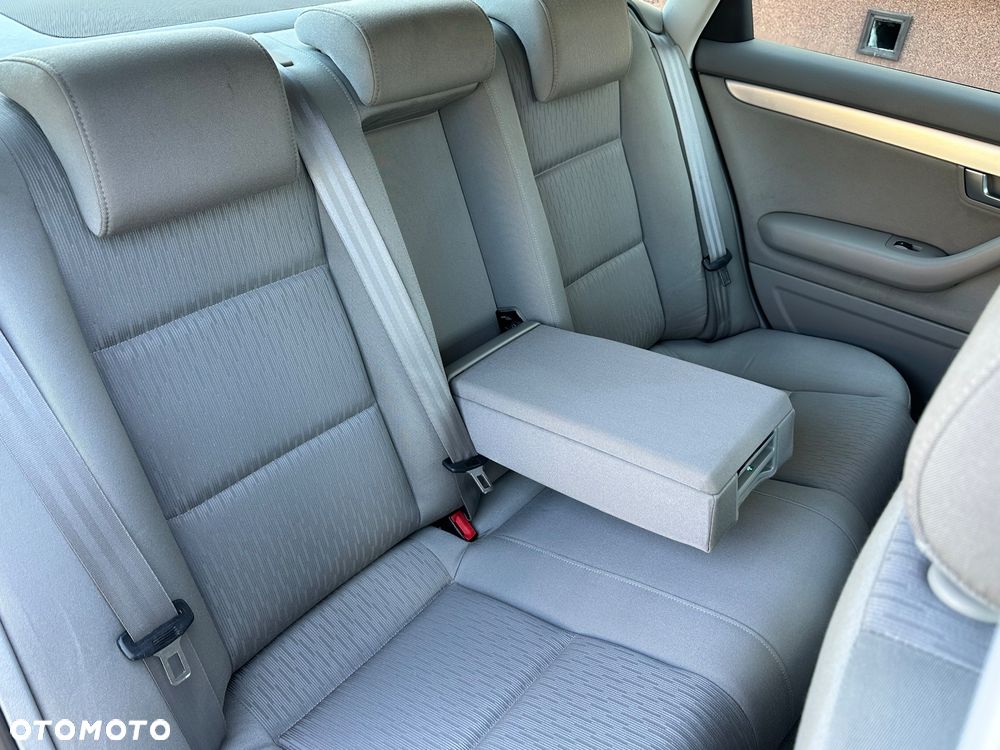 Audi A4 Limousine 3.0 TDI DPF quattro - 8