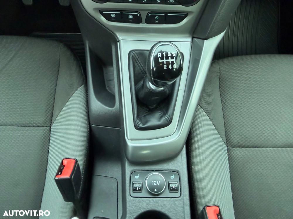 Ford Focus - 16
