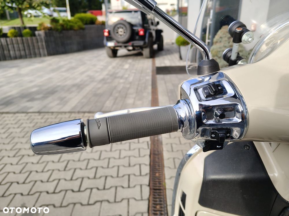 Piaggio Vespa - 11