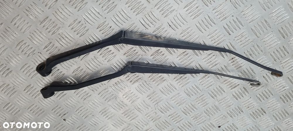 Toyota Rav4 II Ramię Ramiona Wycieraczek - 1