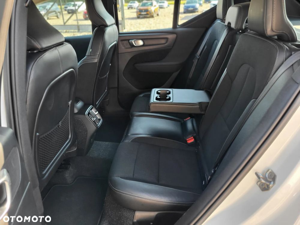 Volvo XC 40 T4 Momentum Pro - 17