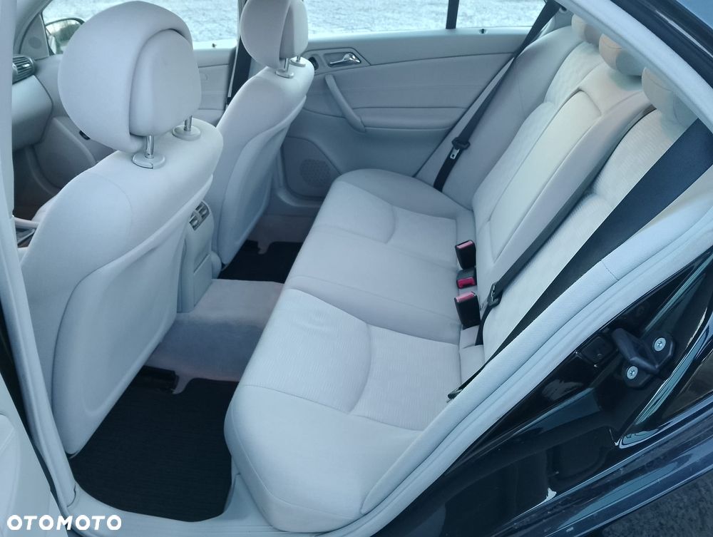 Mercedes-Benz Klasa C 180 Kompressor Avantgarde Starline - 26