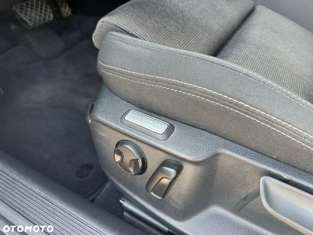 Volkswagen Passat - 16