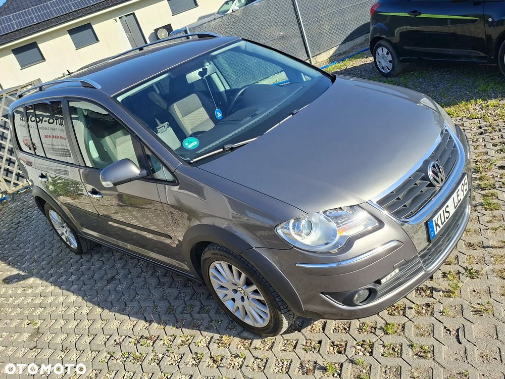 Volkswagen Touran 1.9 TDI DPF Blue Motion Conceptline - 2