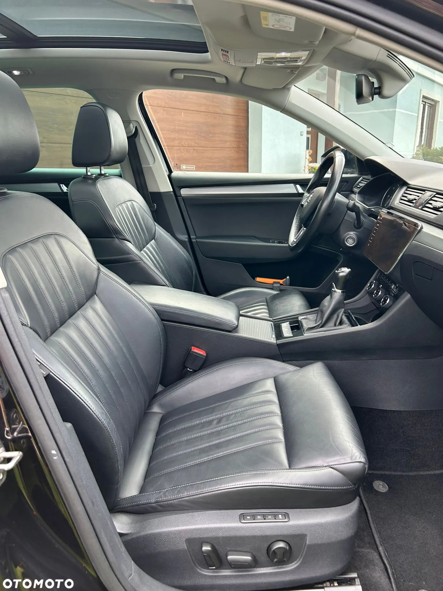 Skoda Superb Combi 2.0 TDI Premium Edition - 13