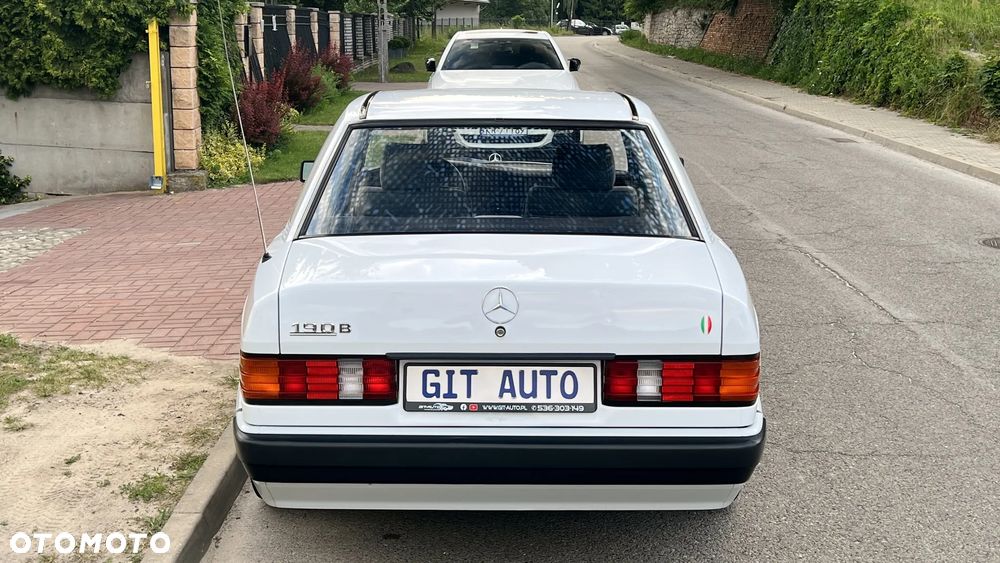 Mercedes-Benz W201 (190) - 16