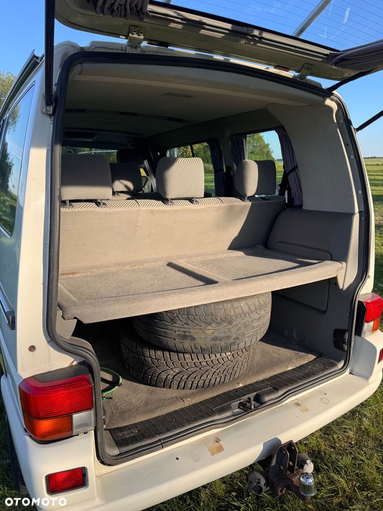 Volkswagen Caravelle Basis / CL - 40