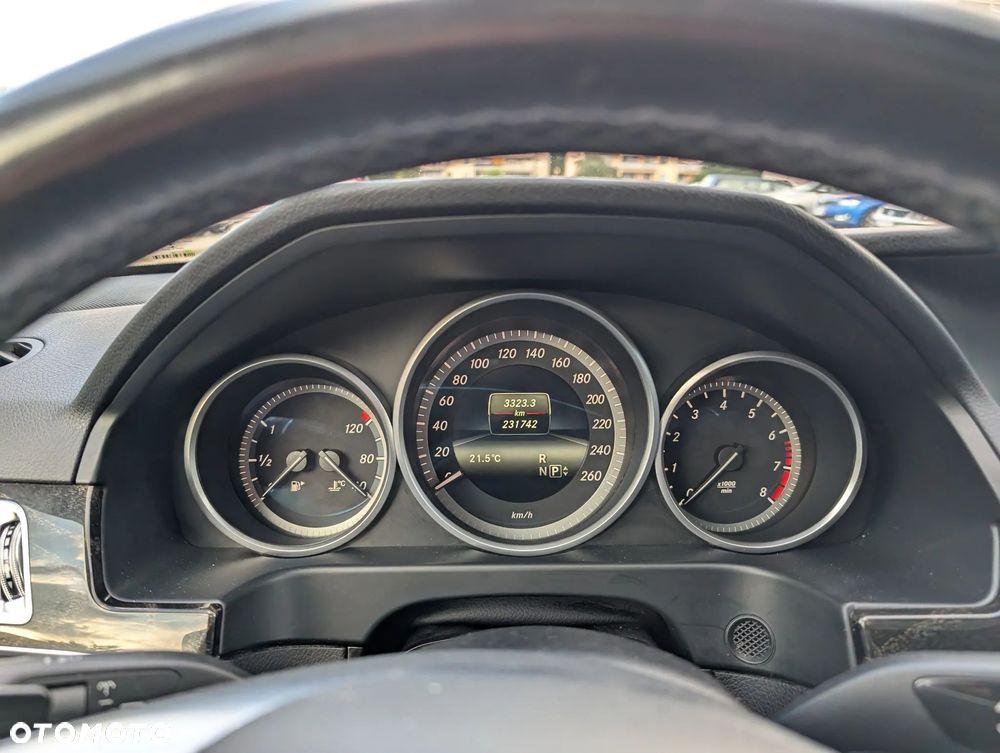 Mercedes-Benz Klasa E 250 7G-TRONIC Elegance - 12