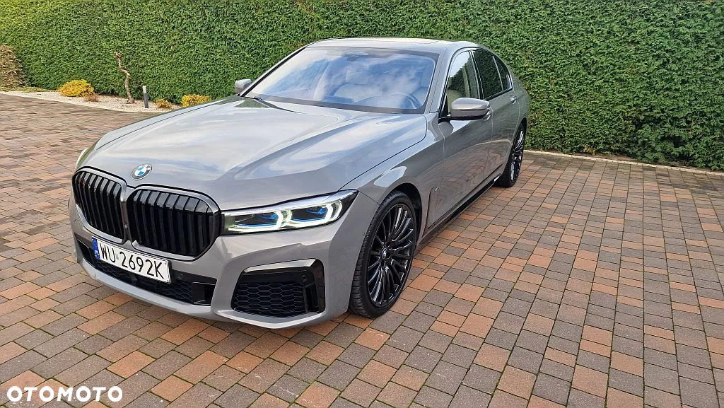 BMW Seria 7 750i xDrive sport - 2