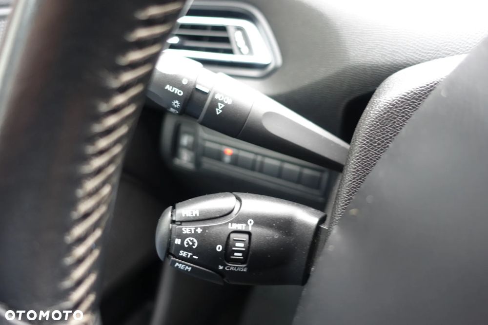 Peugeot 308 1.5 BlueHDi Active S&S - 24