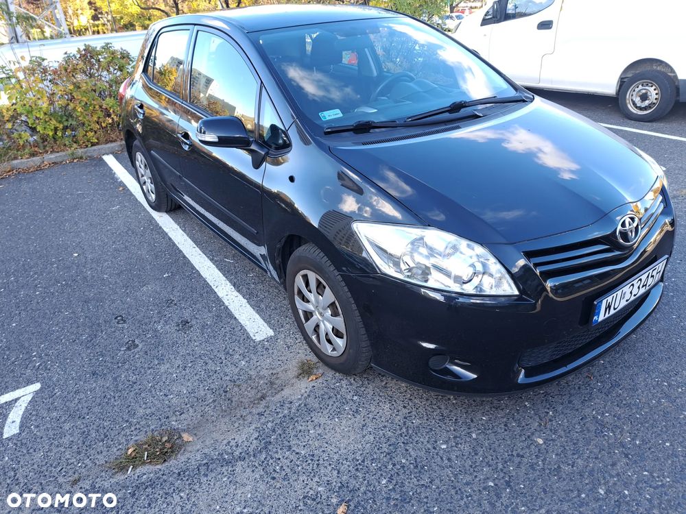 Toyota Auris 2012 photo 2