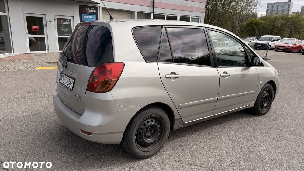 Toyota Corolla Verso - 4