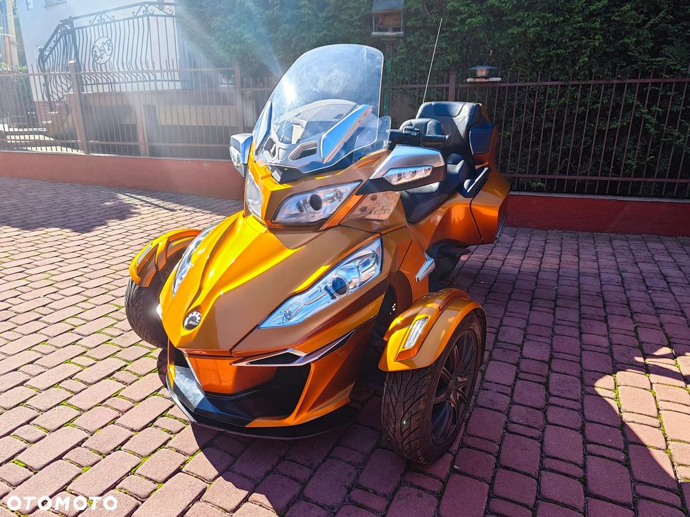 Can-Am Spyder - 16
