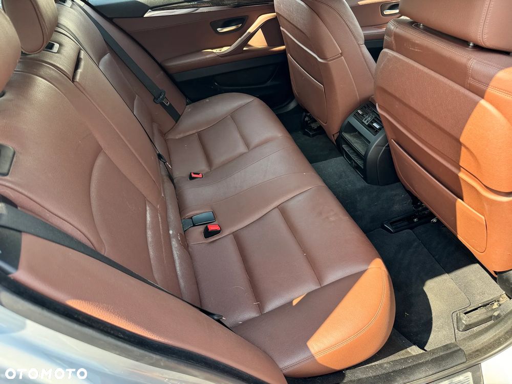 BMW Seria 5 530d xDrive - 9