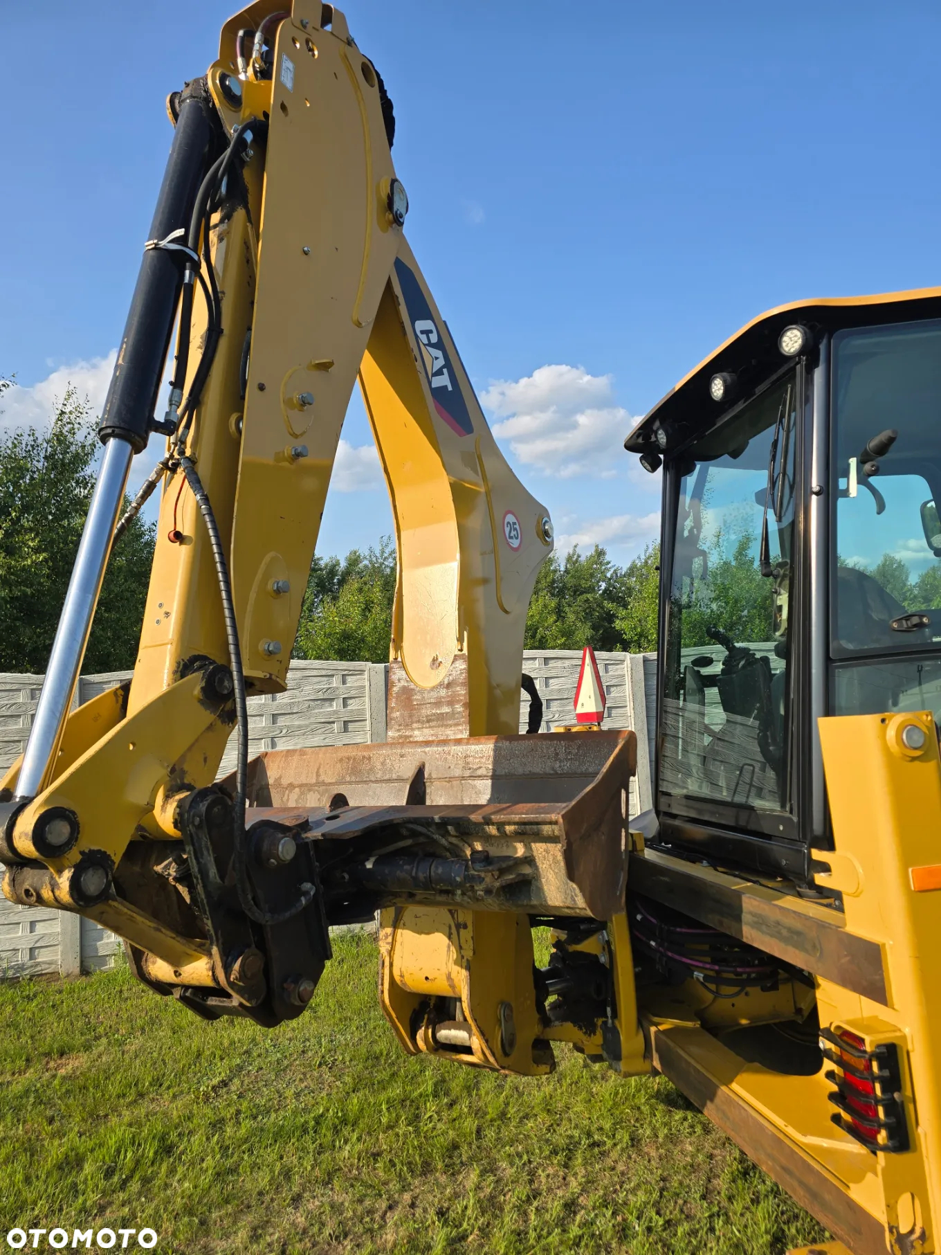 Caterpillar - 8