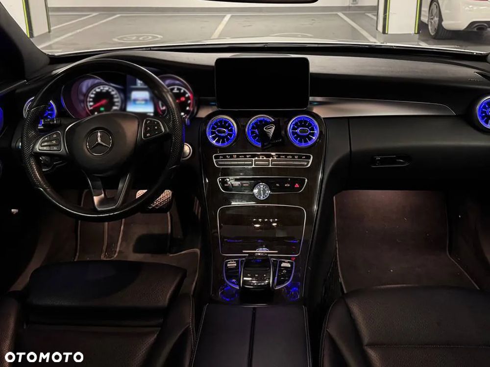Mercedes-Benz Klasa C 300 9G-TRONIC - 8
