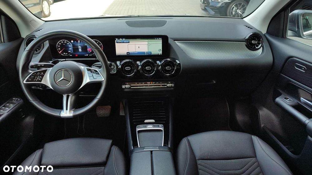 Mercedes-Benz GLA - 14