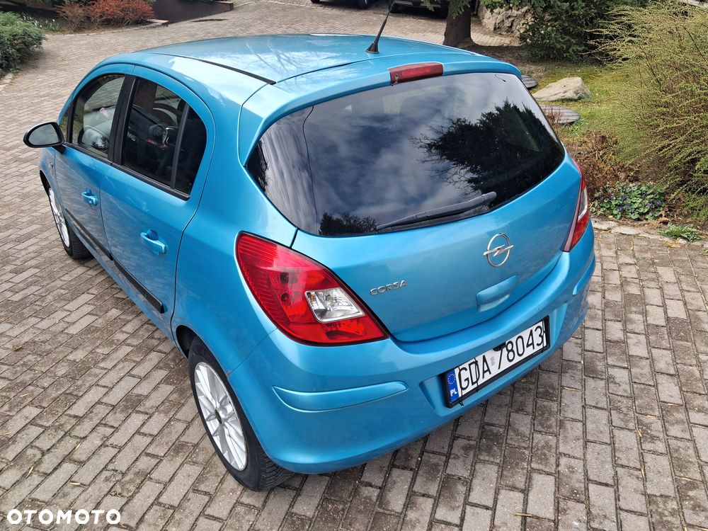 Opel Corsa 1.2 16V Cosmo - 4
