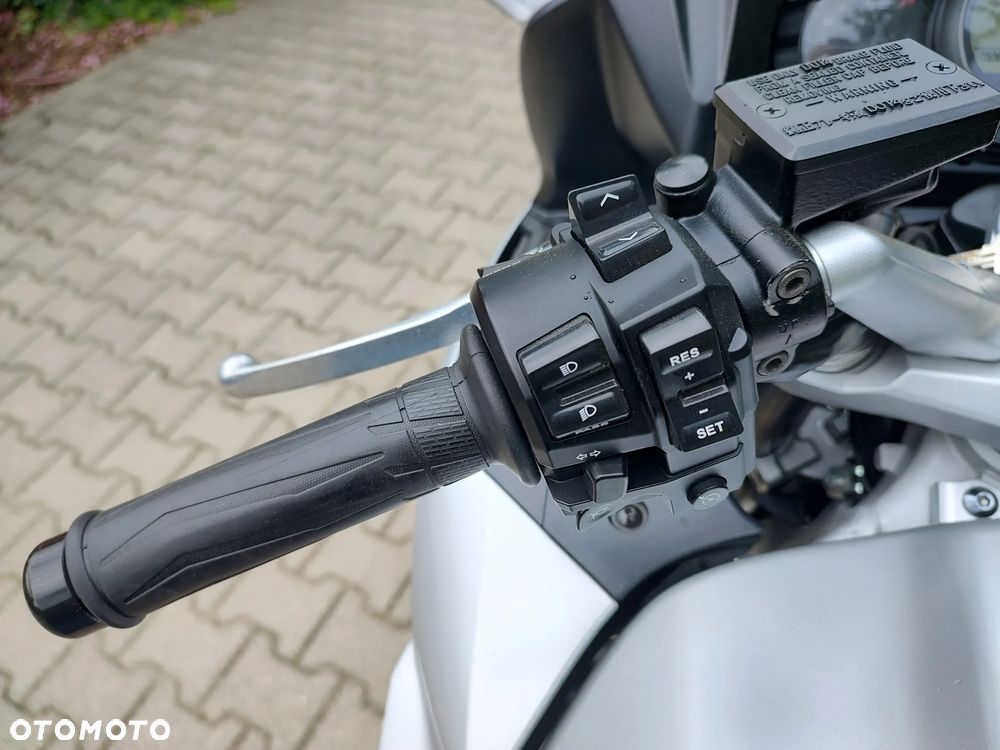 Yamaha FJR - 9