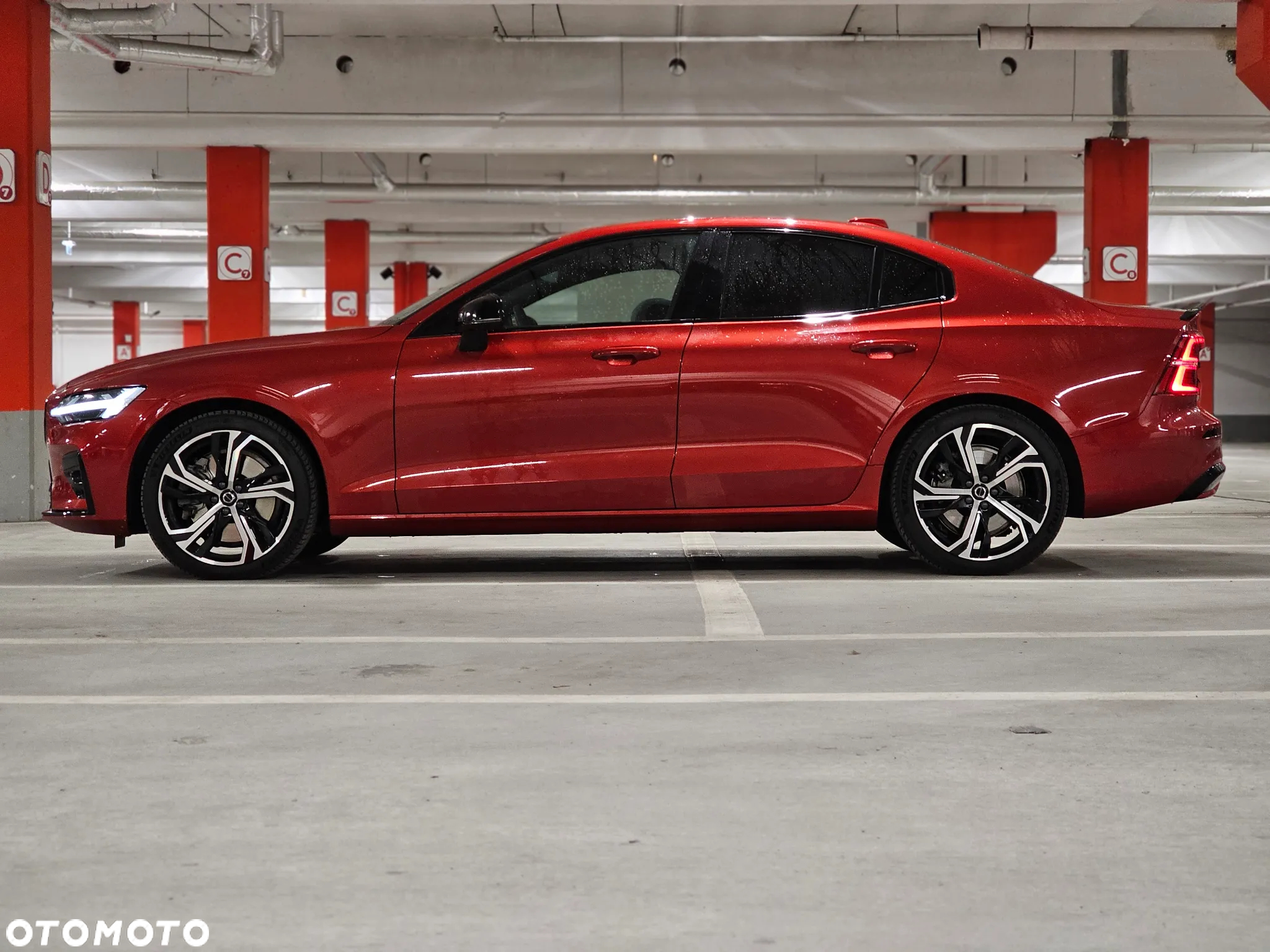 Volvo S60 B5 B AWD Ultimate Dark - 9