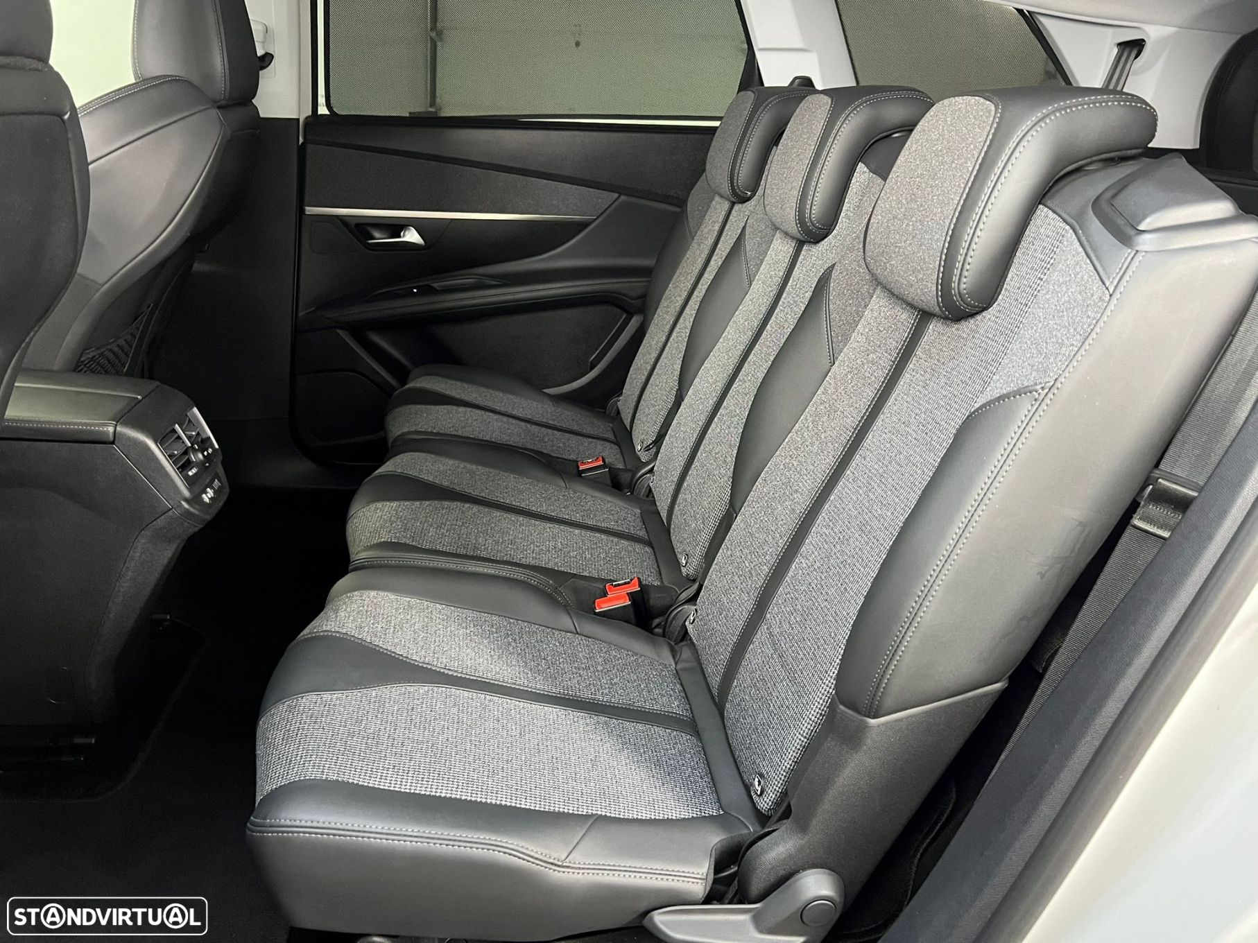 Peugeot 5008 1.2 PureTech Allure EAT8 - 7