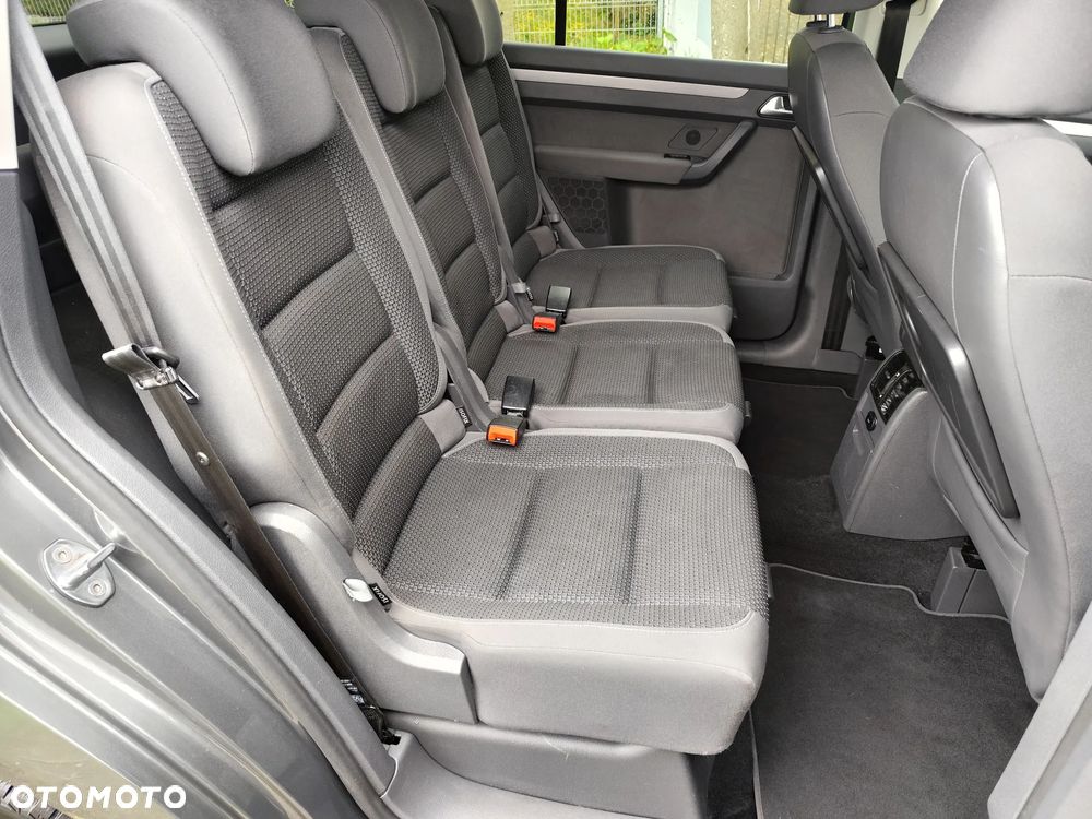 Volkswagen Touran 1.6 TDI DPF BlueMotion Technology Comfortline - 21