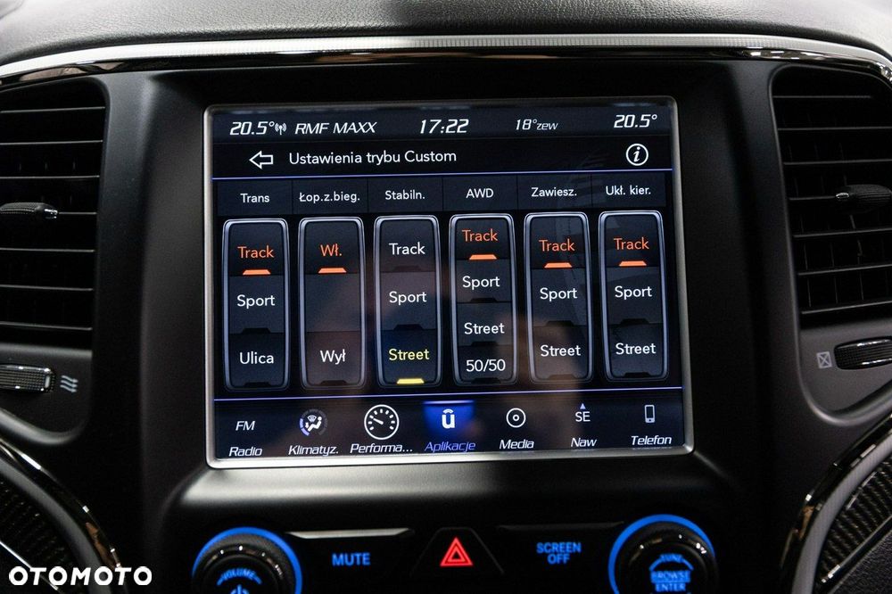 Jeep Grand Cherokee - 40