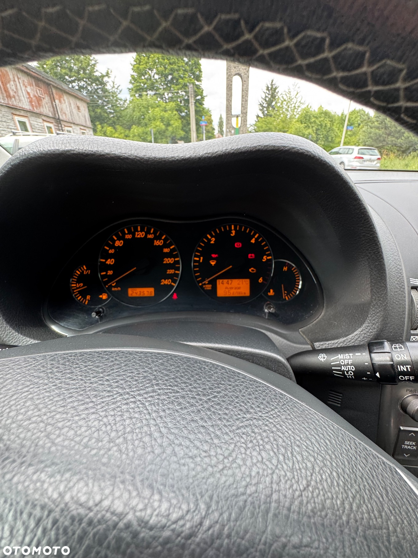 Toyota Avensis - 16